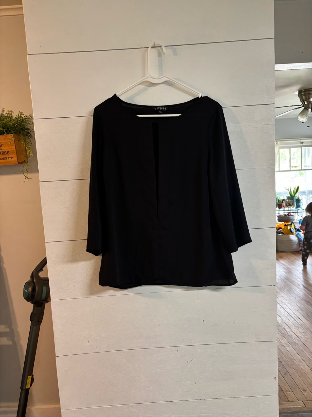 Express Black Split-Neck 3/4 Sleeve Blouse
